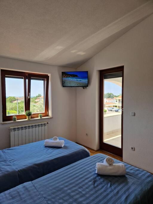 Villa Castanea - Kuca Za Odmor S Bazenom Kukci Exterior foto